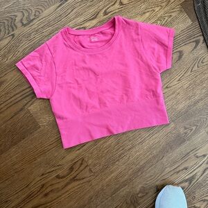 Offline by Aerie Sidewalk Seamless Magenta Pink Cropped Tee